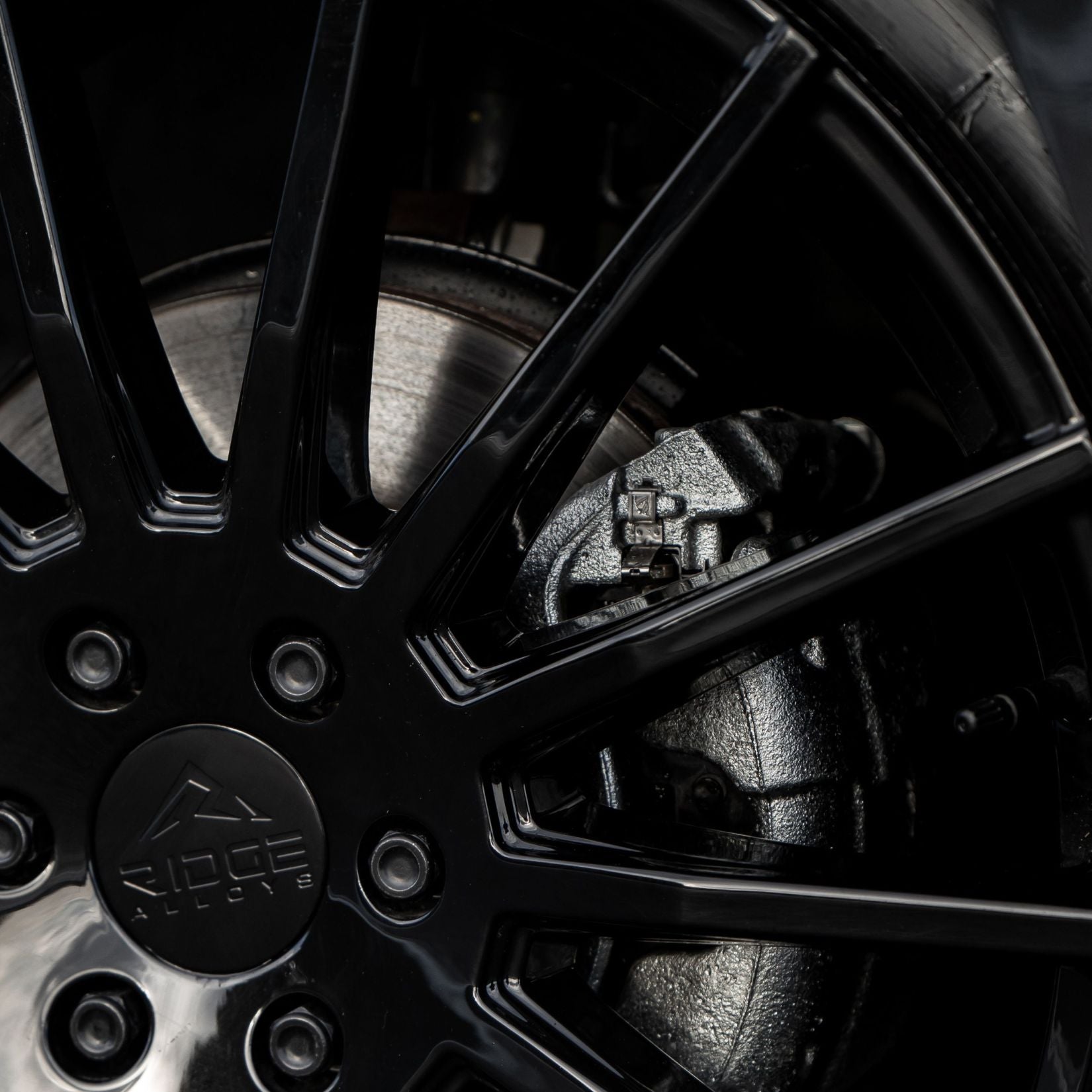 Ridge KN14 Gloss Black 6X120 20 Inch Alloys