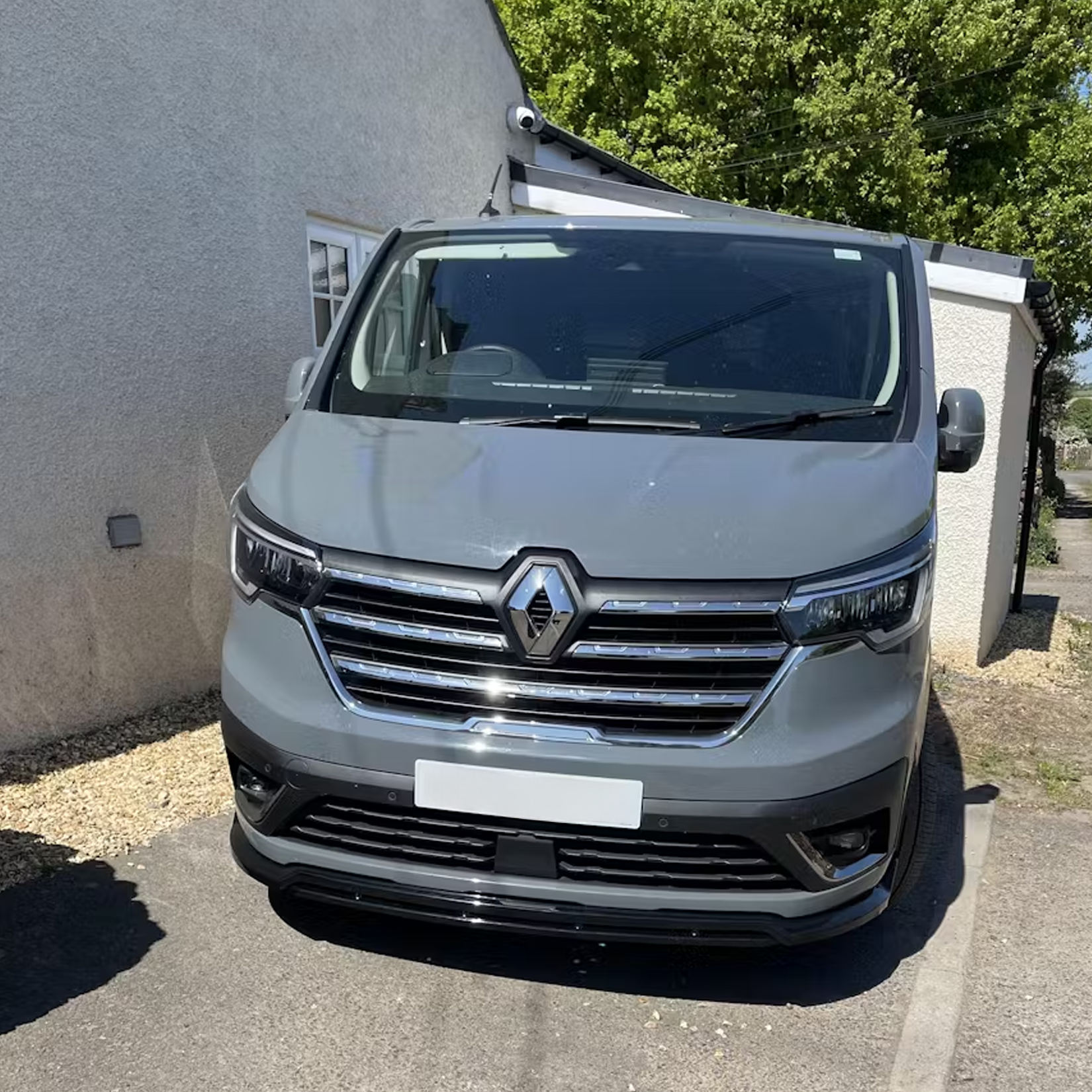 Renault Trafic 2022+ Front Splitter In Gloss Black