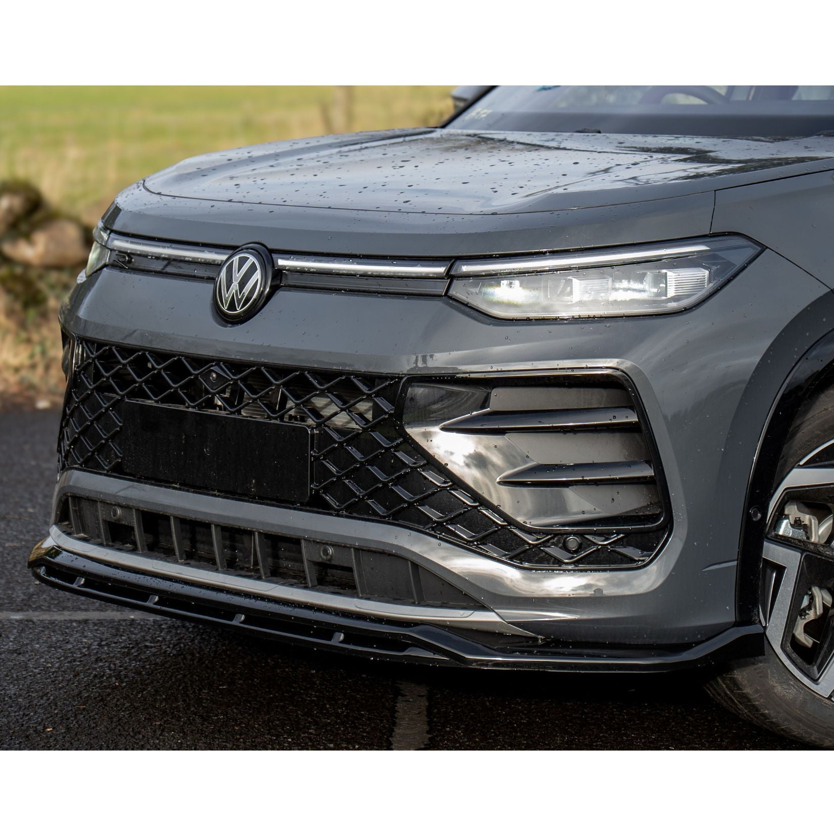 VW Tayron R-Line 2025 On Aero Body Kit In Gloss Black