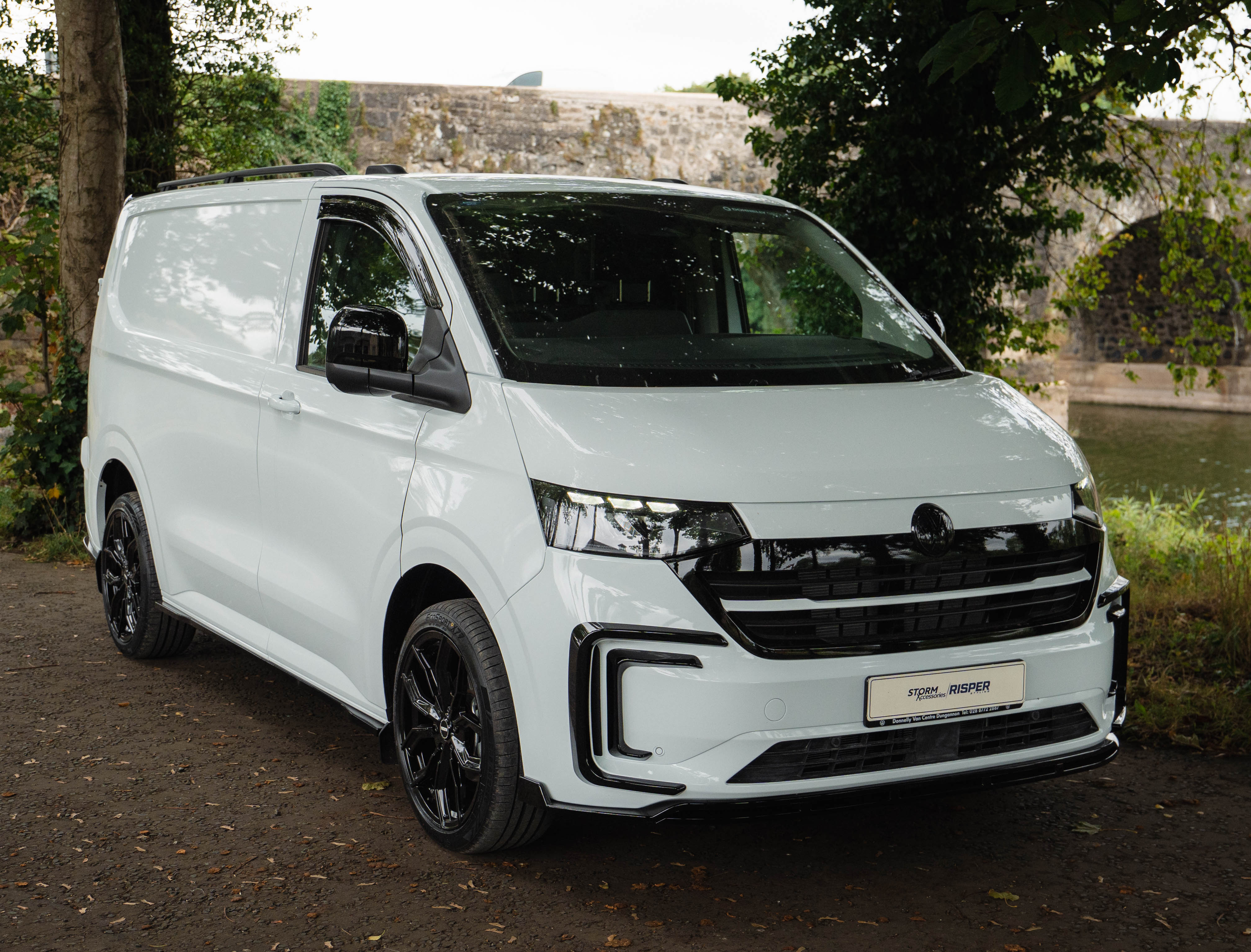 Volkswagen Transporter T7 2024+ SWB Sport Style Roof Rails In Black