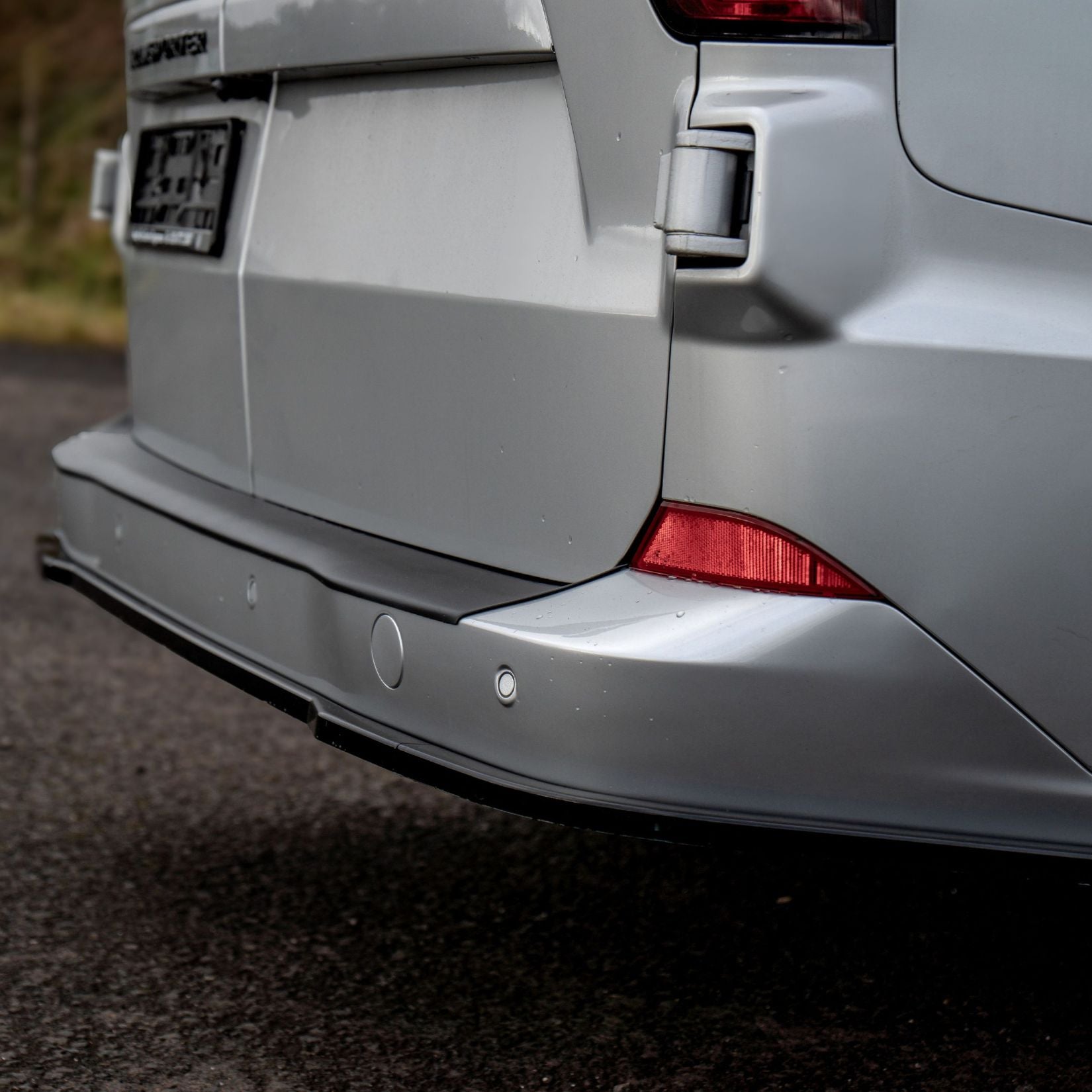 Volkswagen Transporter T7 2025+ Rear Bumper Splitter In Gloss Black
