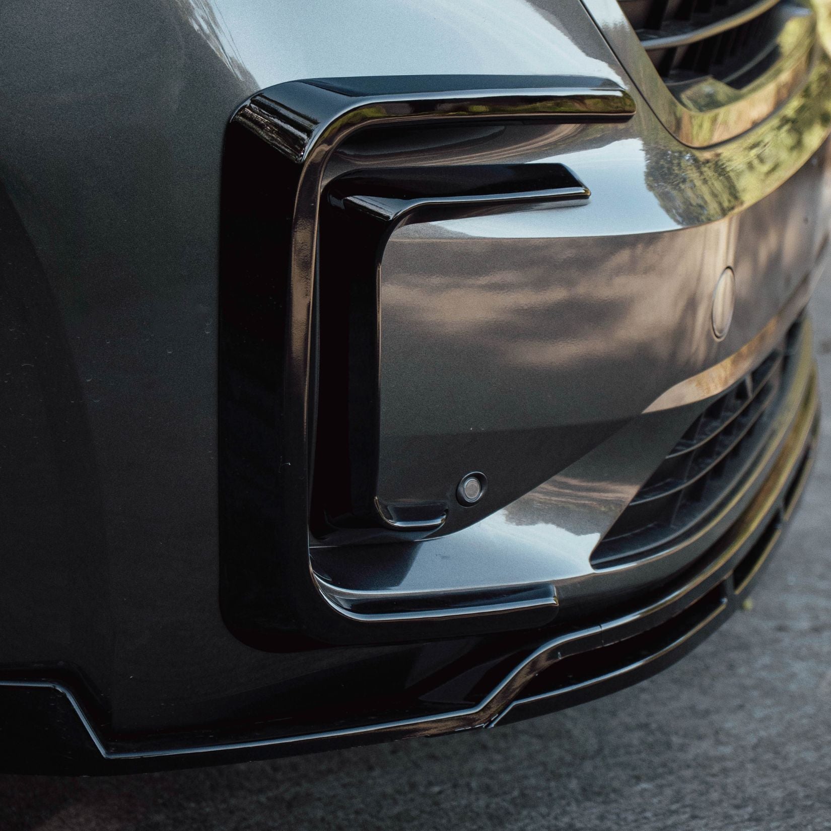 Volkswagen Transporter T7 2025 on Front Splitter Lip In Gloss Black