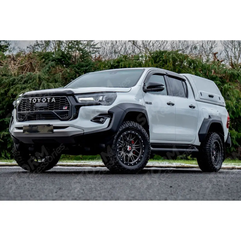 Mamba M25 Matte Grey Black Lip - 18 Inch Alloys - 6x139.7