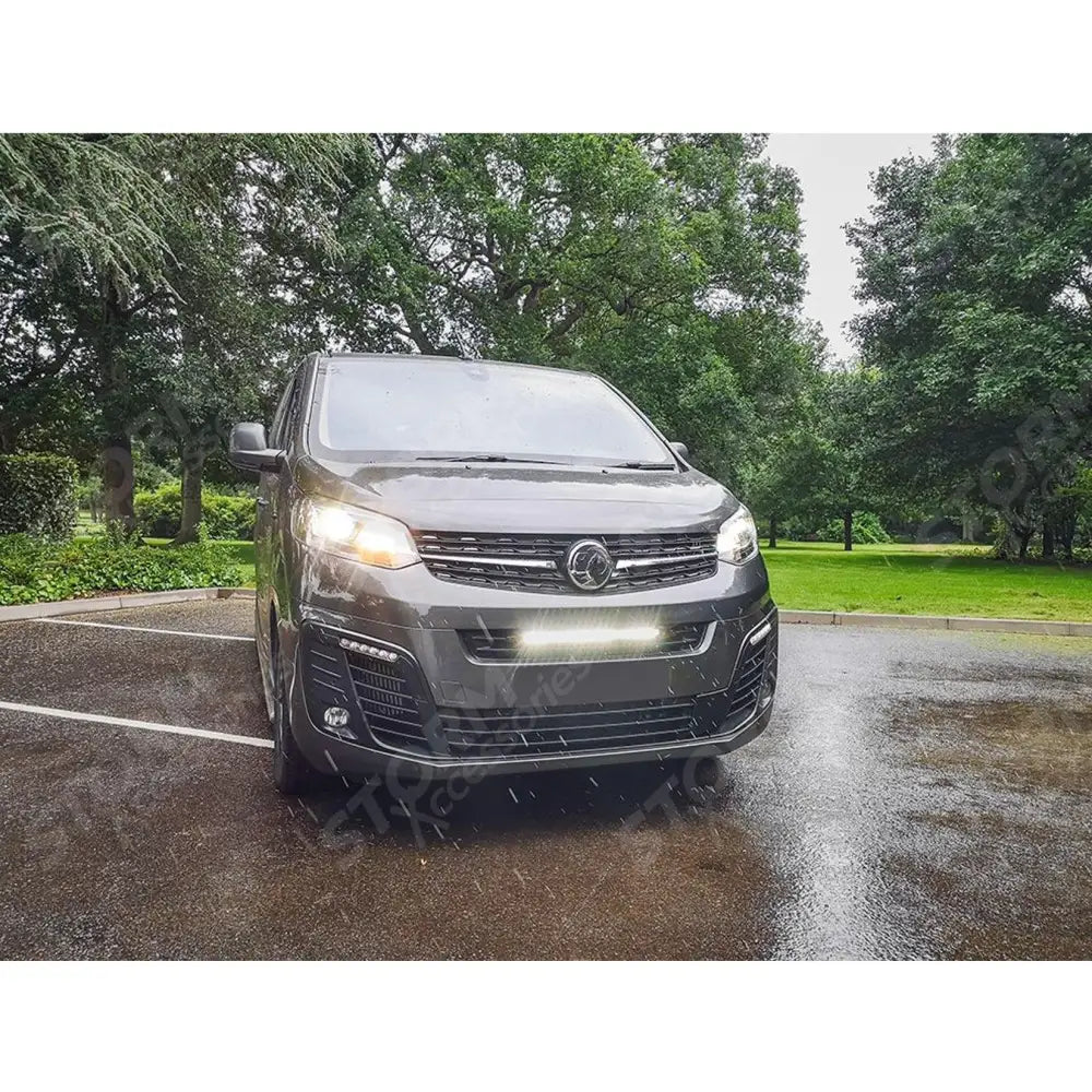 Peugeot Expert 2016+ / Vauxhall Vivaro 2019+ / Citroen Dispatch 2016+ Lazer Lamp Grille Kit L18 Elite
