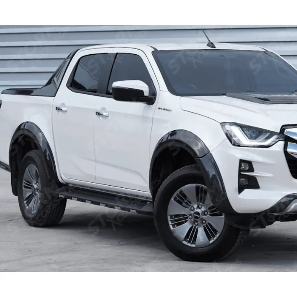 STX Wheel Arches In Gloss Black For Isuzu D-Max 2021 - 2024