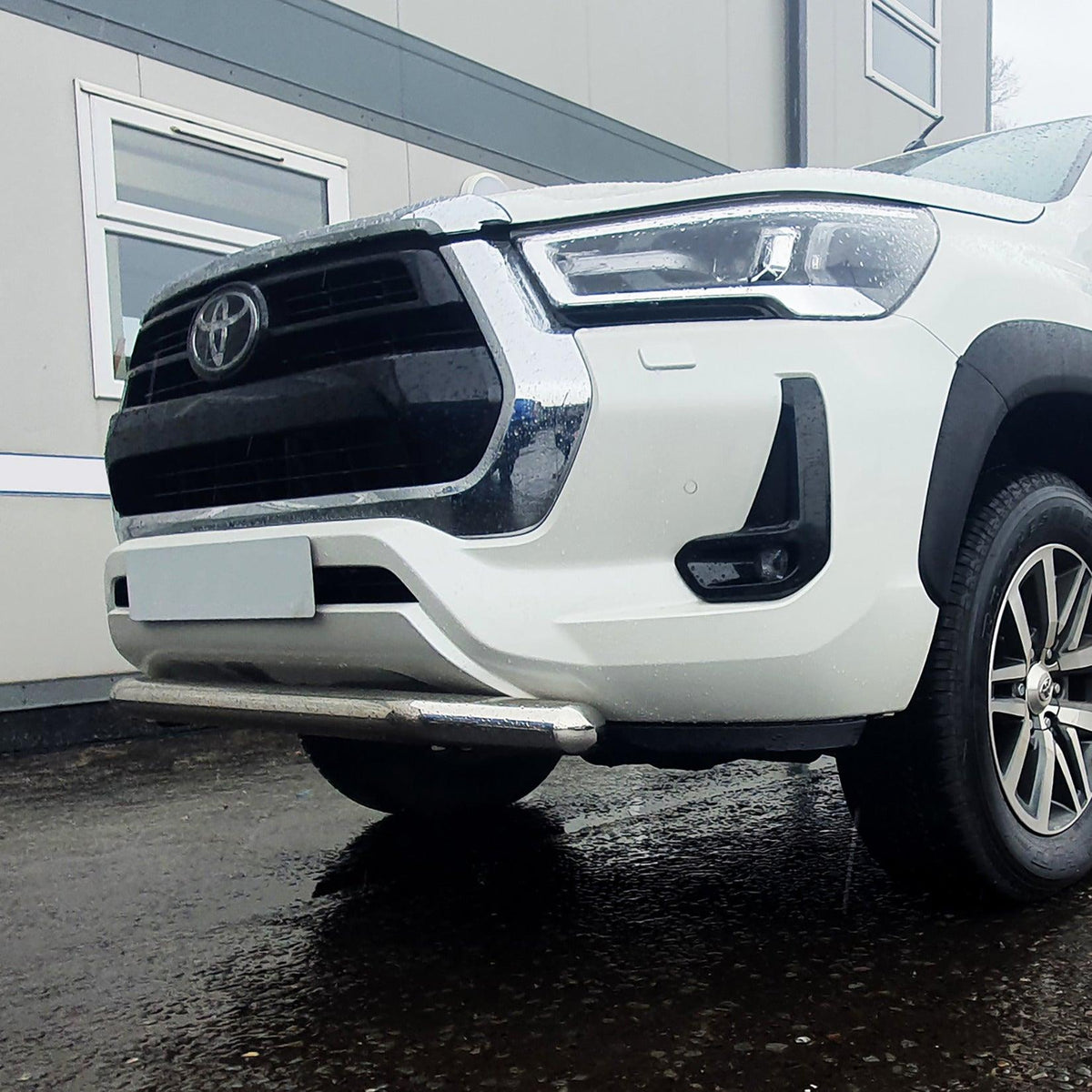 TOYOTA HILUX MK9 2019 ON - INVINCIBLE X SPOILER CITY BAR 70MM - STAINLESS STEEL - Storm Xccessories2