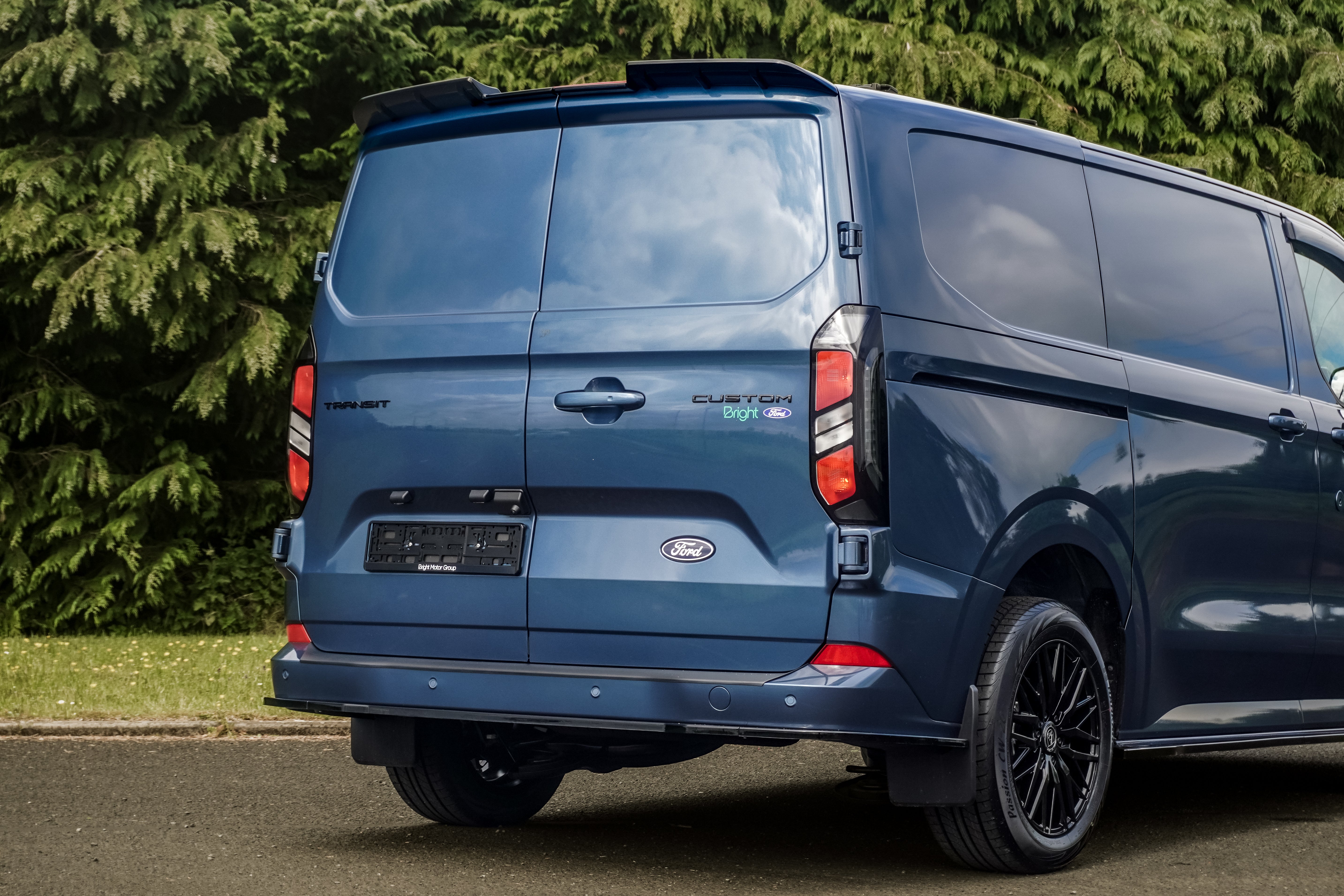 Ford Transit Custom MK2 2024 on Rear Bumper Splitter In Gloss Black 3 Piece