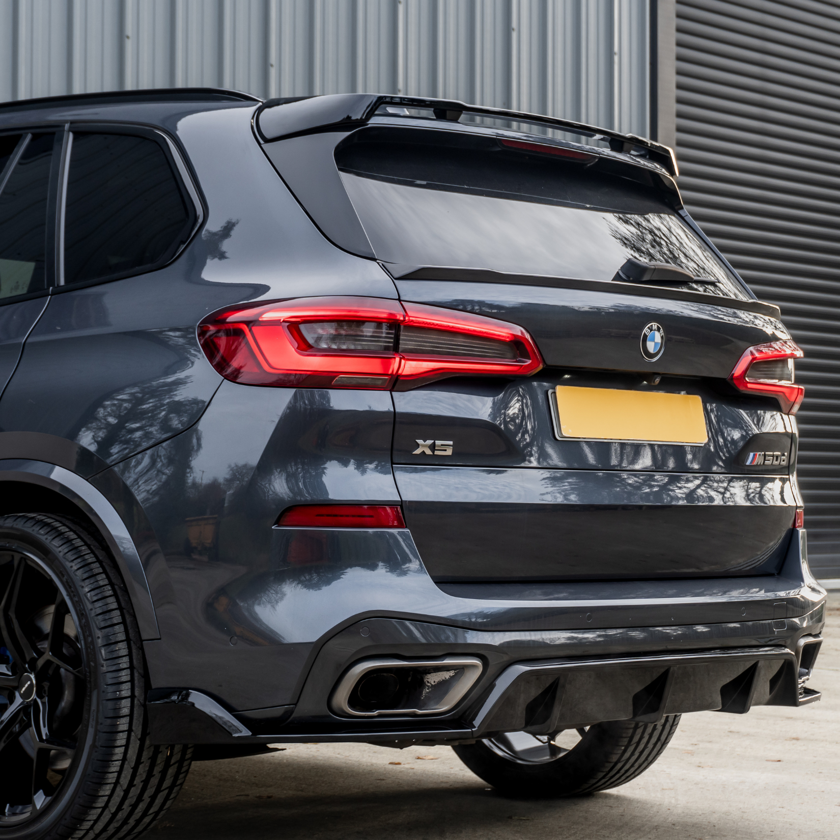 Bmw X5 G05 2018+ - Rear Spoiler - Black Knight In Gloss Black