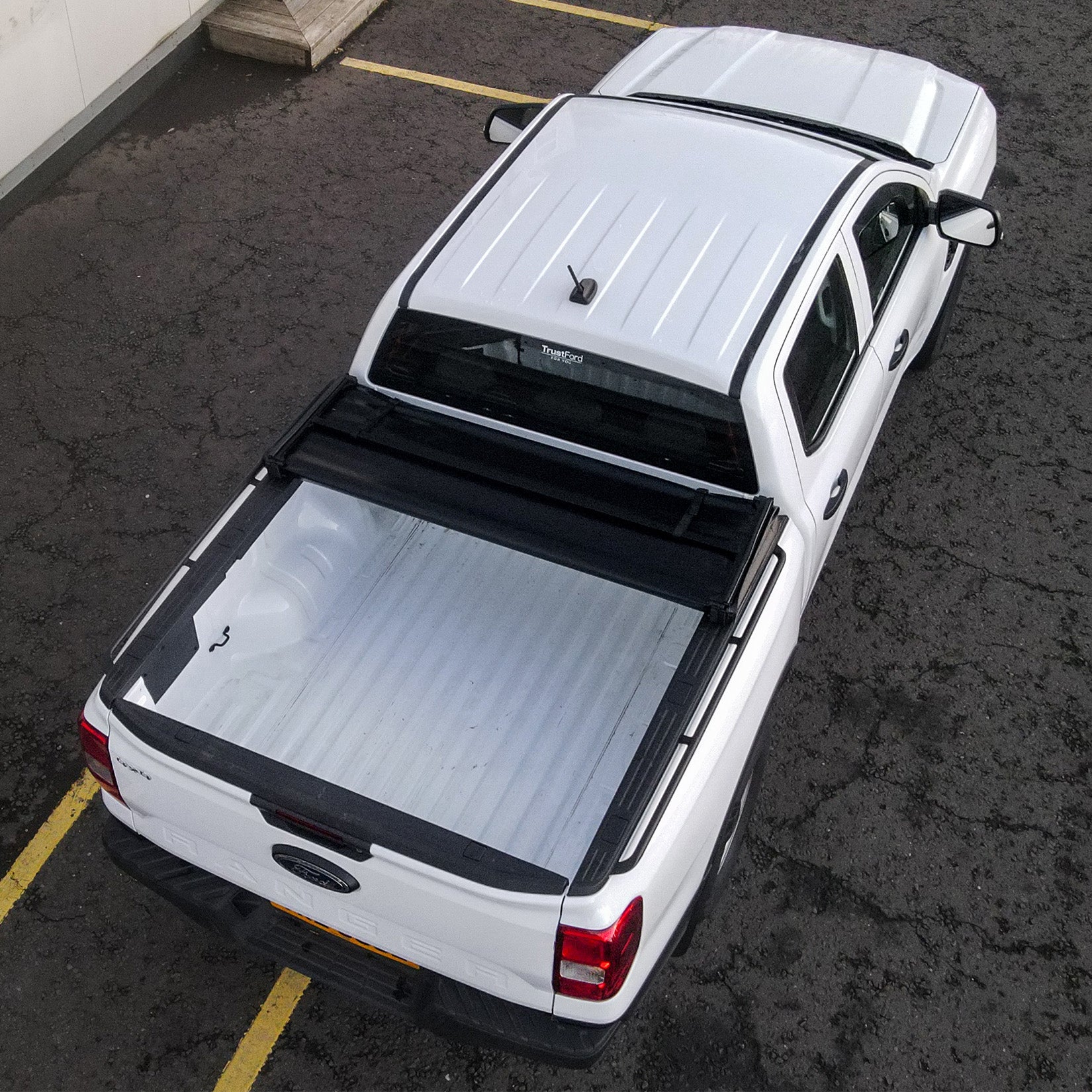 Ford Ranger T9 2022 On - Double Cab Non Wildtrak - Stx Tri Fold Tonneau Soft Cover