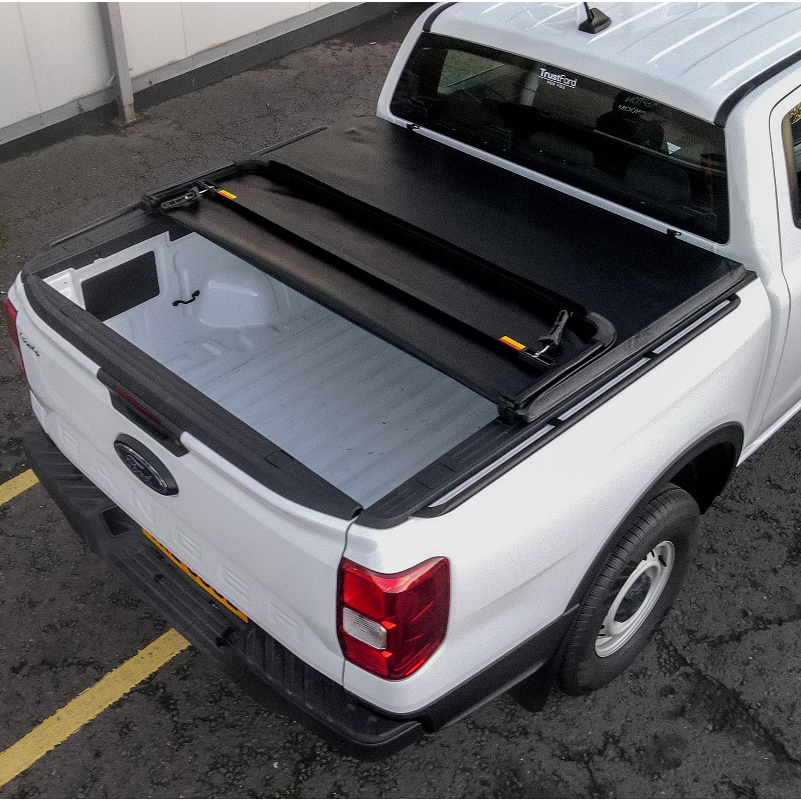 Ford Ranger T9 2022 On - Double Cab Non Wildtrak - Stx Tri Fold Tonneau Soft Cover