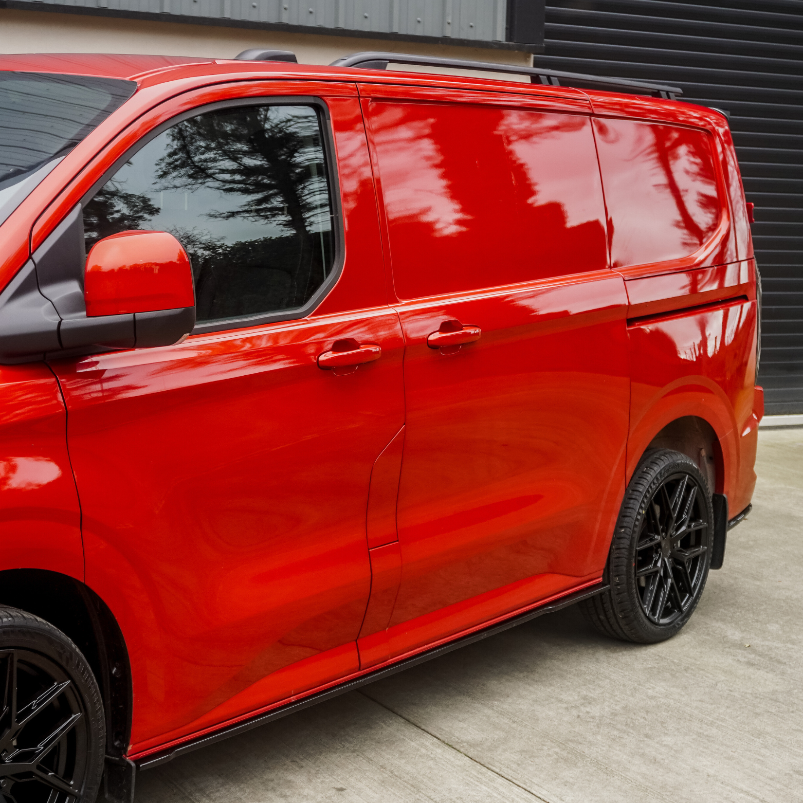 Ford Transit Custom 2024+ LWB Sport Style Roof Rails In Black