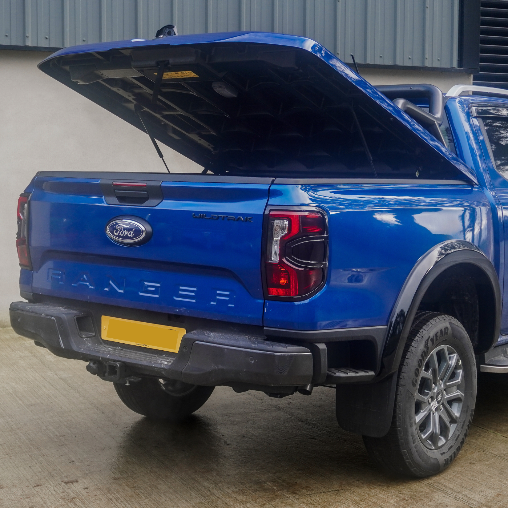 Ford Ranger & Raptor T9 2023 On Double Cab Ridgeback 1 Pc Lid