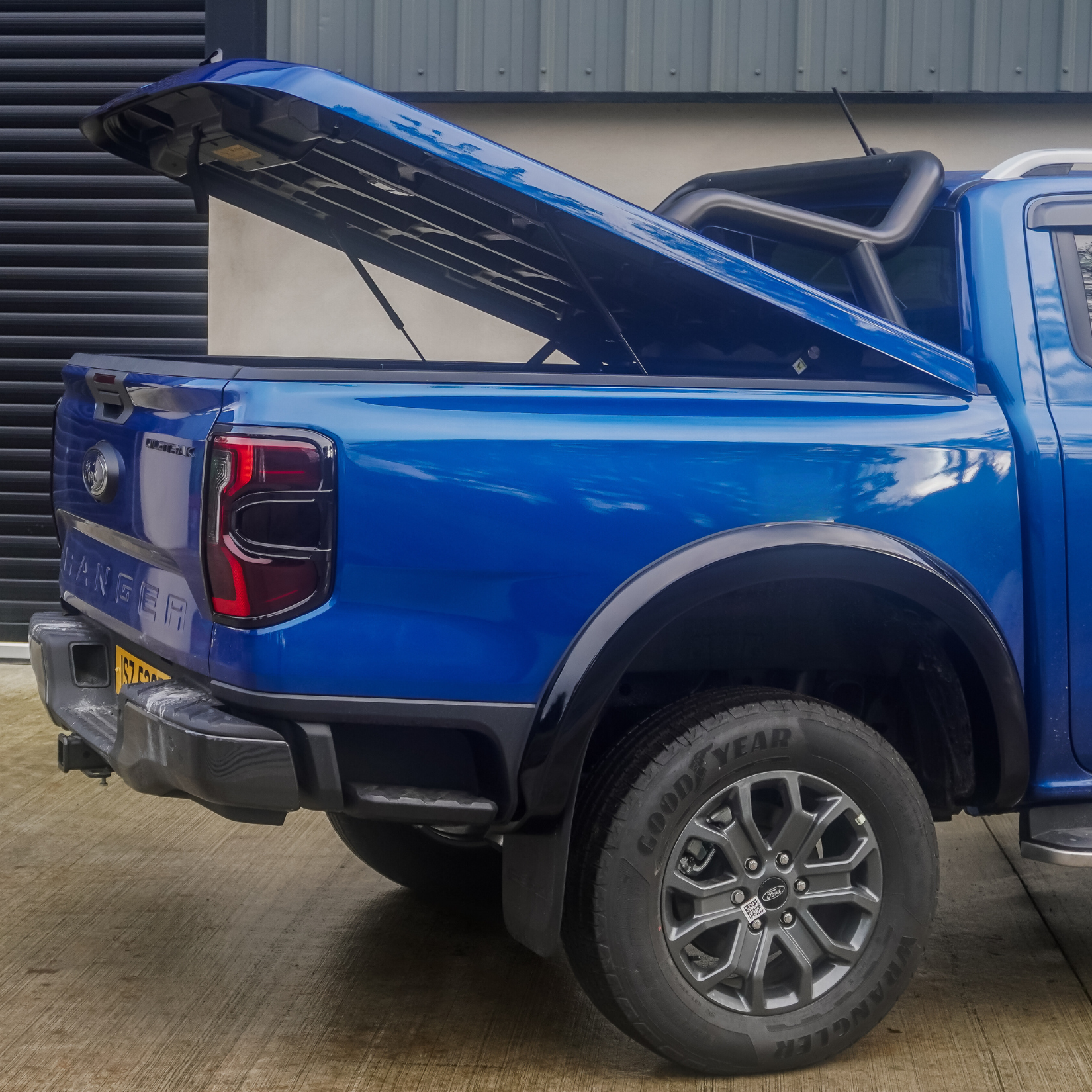 Ford Ranger & Raptor T9 2023 On Double Cab Ridgeback 1 Pc Lid