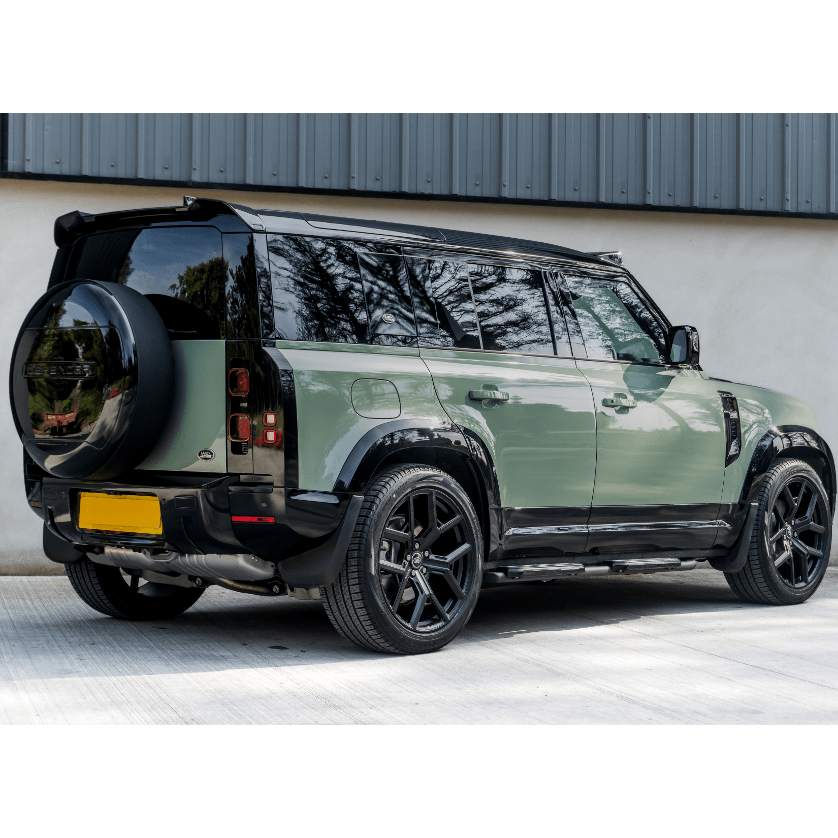 Landrover Defender L663 2020+ - Rear Spoiler V.2 - Gloss Black