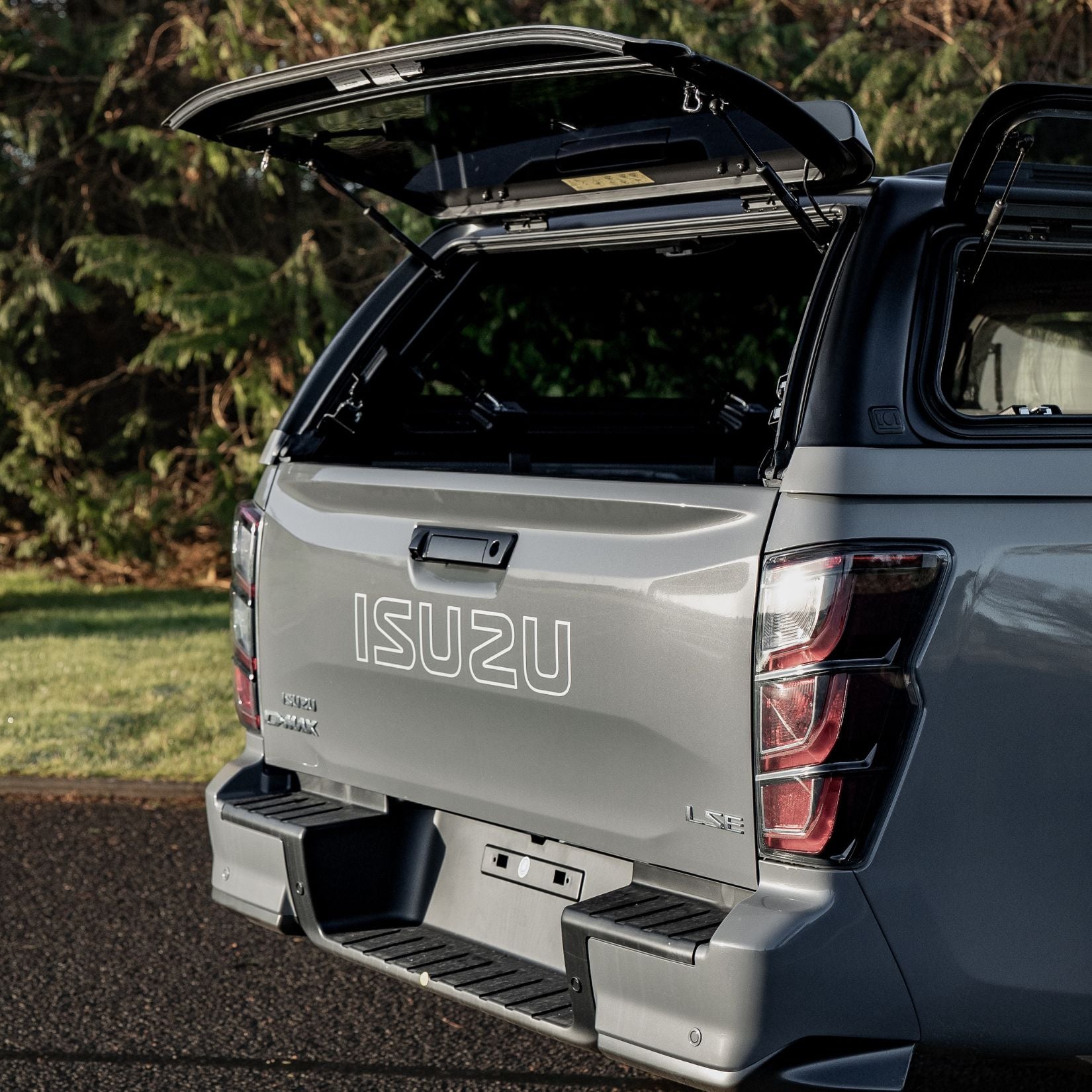 Ridgeback V-Series Hardtop For Isuzu D-Max 2024 On - Double Cab