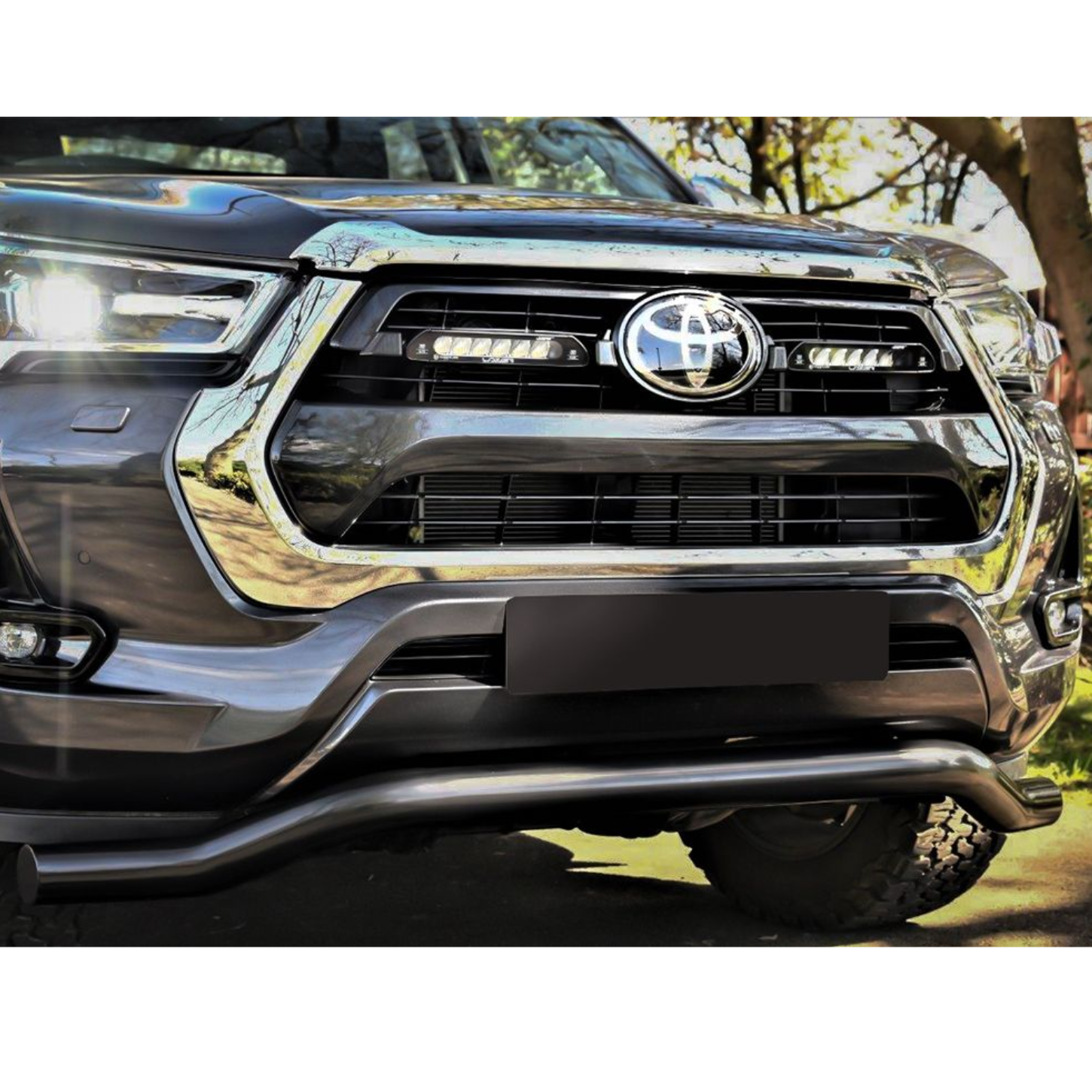 Toyota Hilux 2021+ Grille Kit - Linear-6 Elite