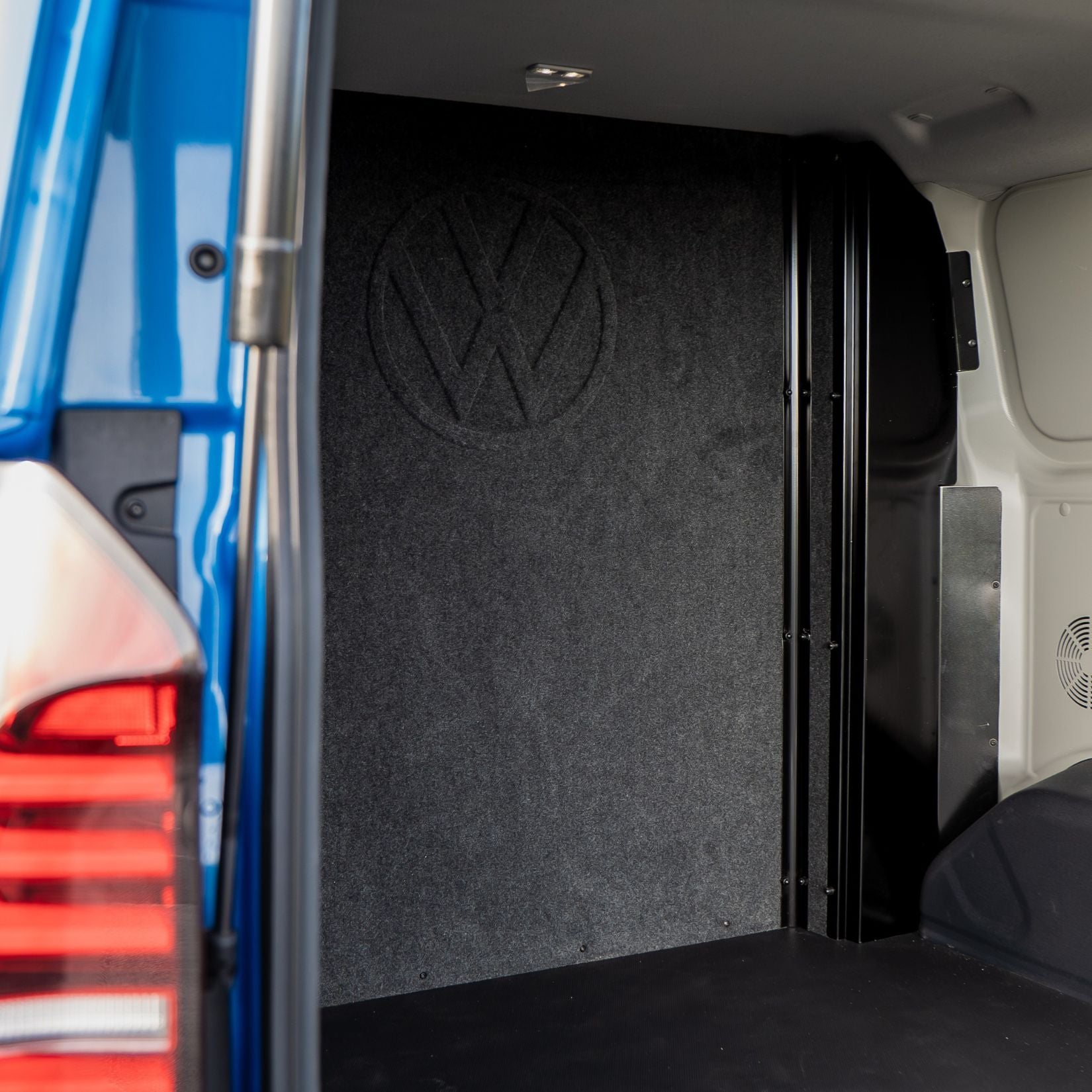 Volkswagen Transporter T7 2025+ Second Row Carpeted & Embossed Bulkhead