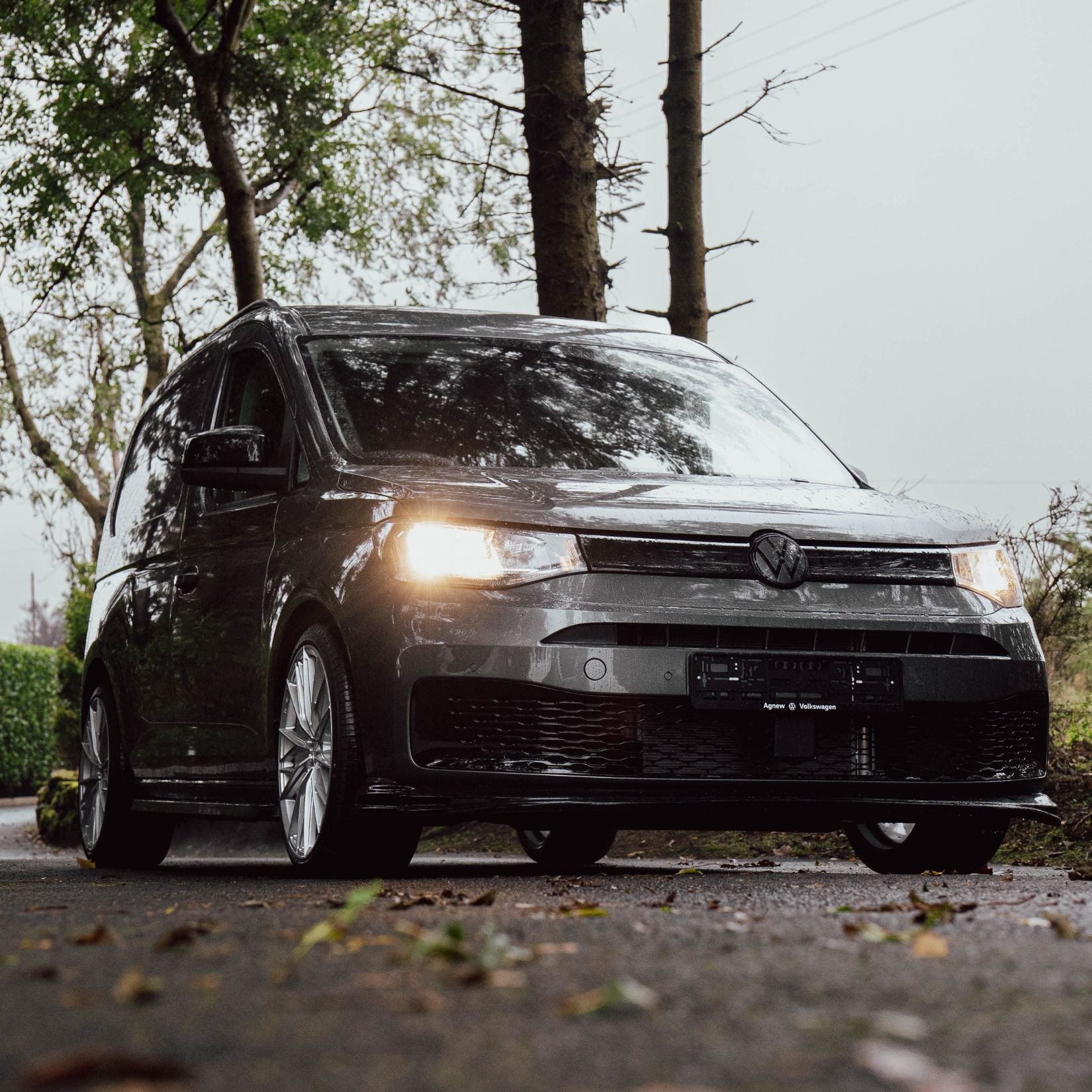 VW Caddy 2021 On SWB Trapeziod Side Bars in Gloss Black