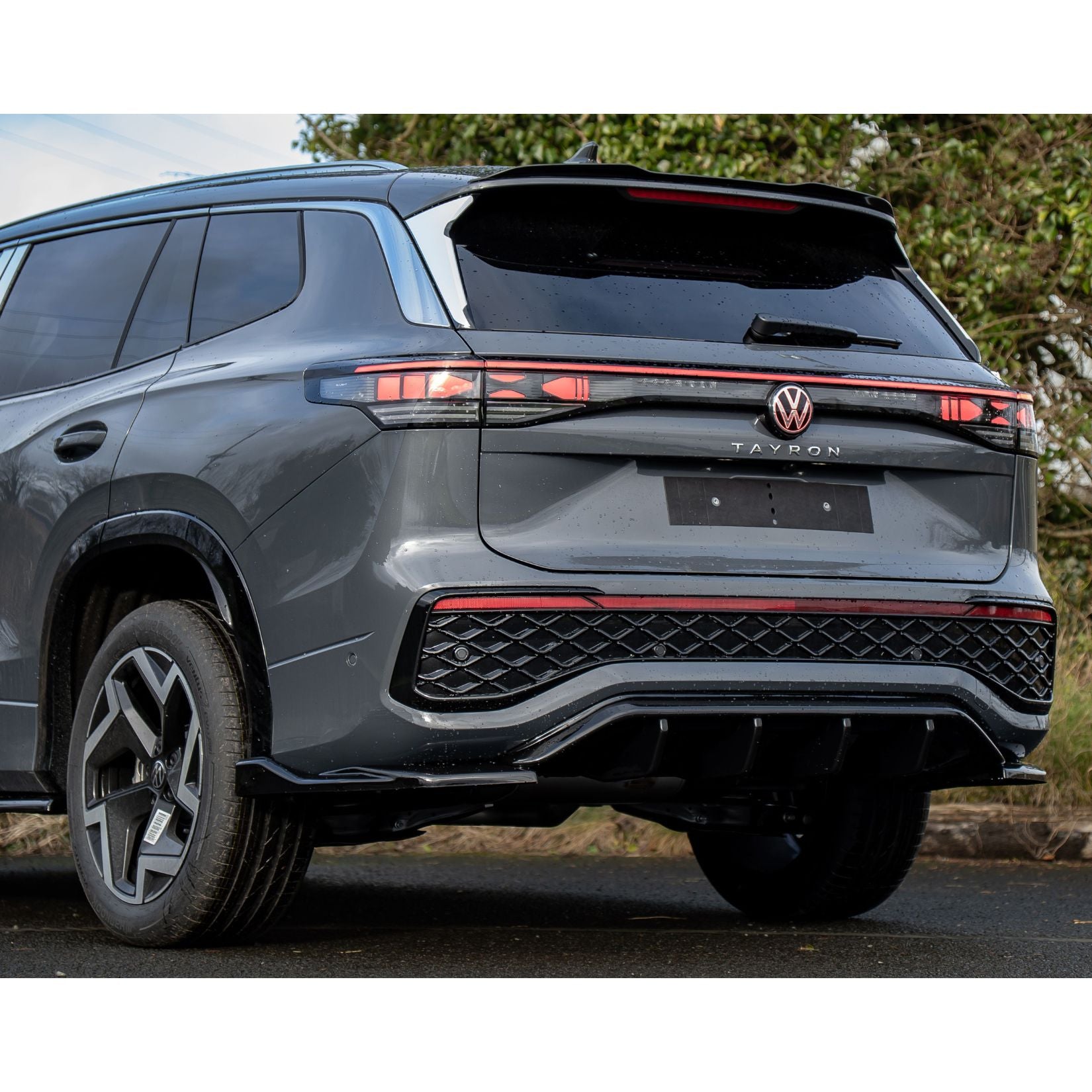 VW Tayron R-Line 2025 On Aero Body Kit In Gloss Black