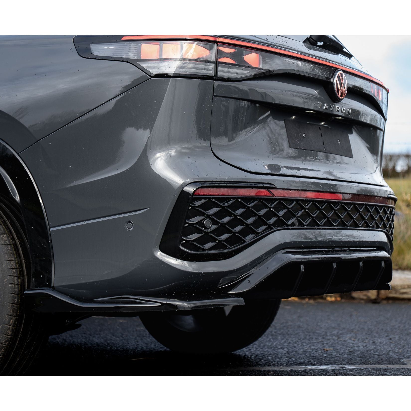 VW Tayron R-Line 2025 On Aero Body Kit In Gloss Black