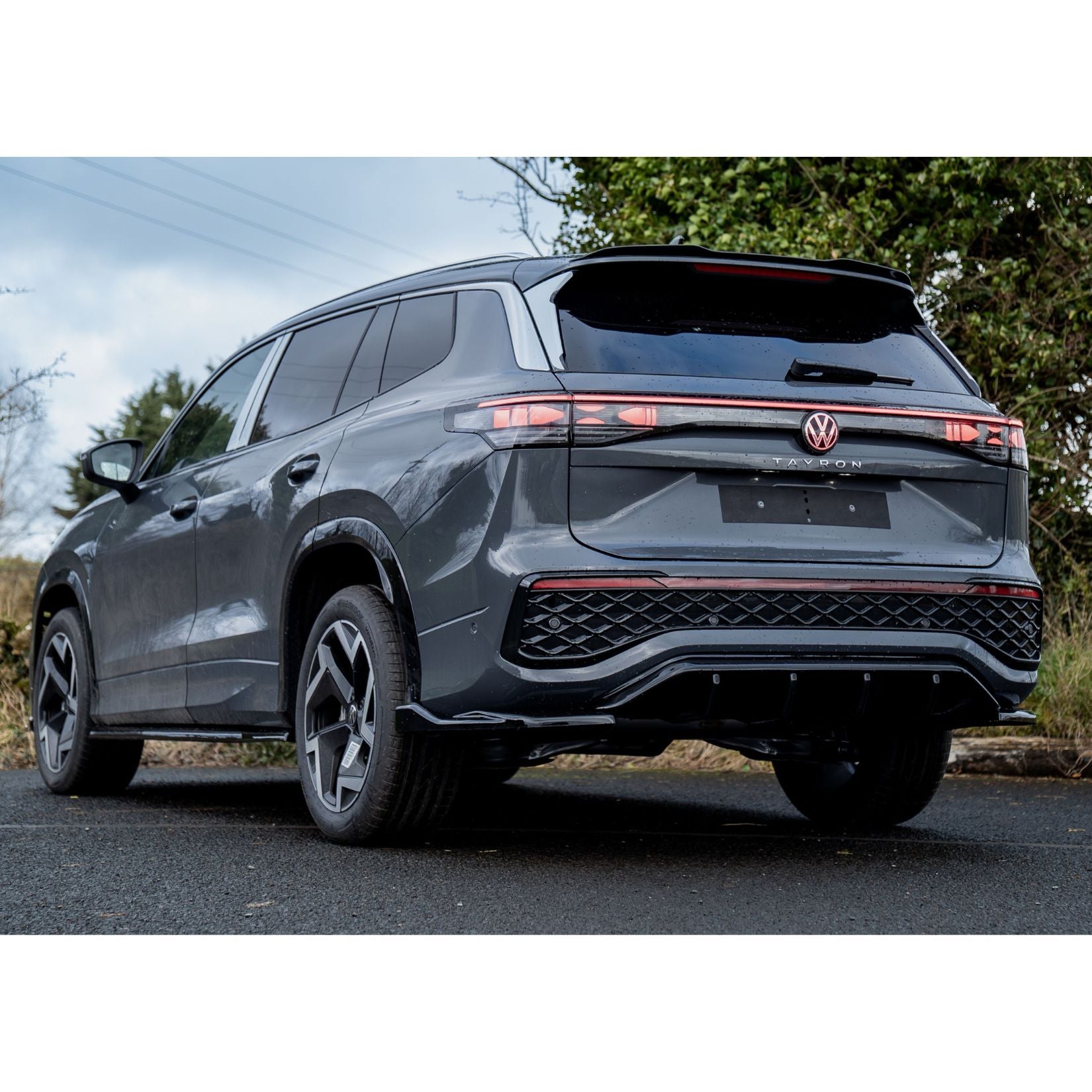 VW Tayron R-Line 2025 On Aero Body Kit In Gloss Black