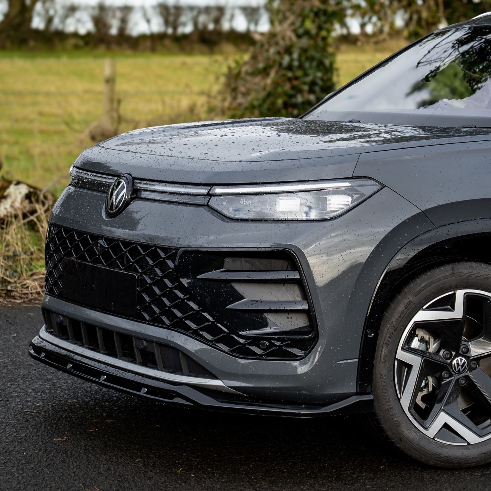 VW Tayron R-Line 2025 On Aero Body Kit In Gloss Black