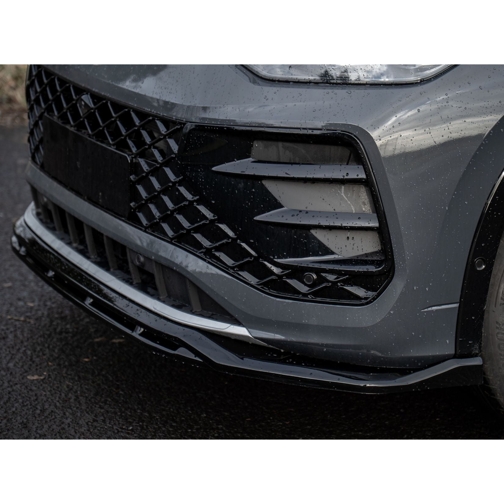 VW Tayron R-Line MK1 2025 On Front Splitter In Gloss Black