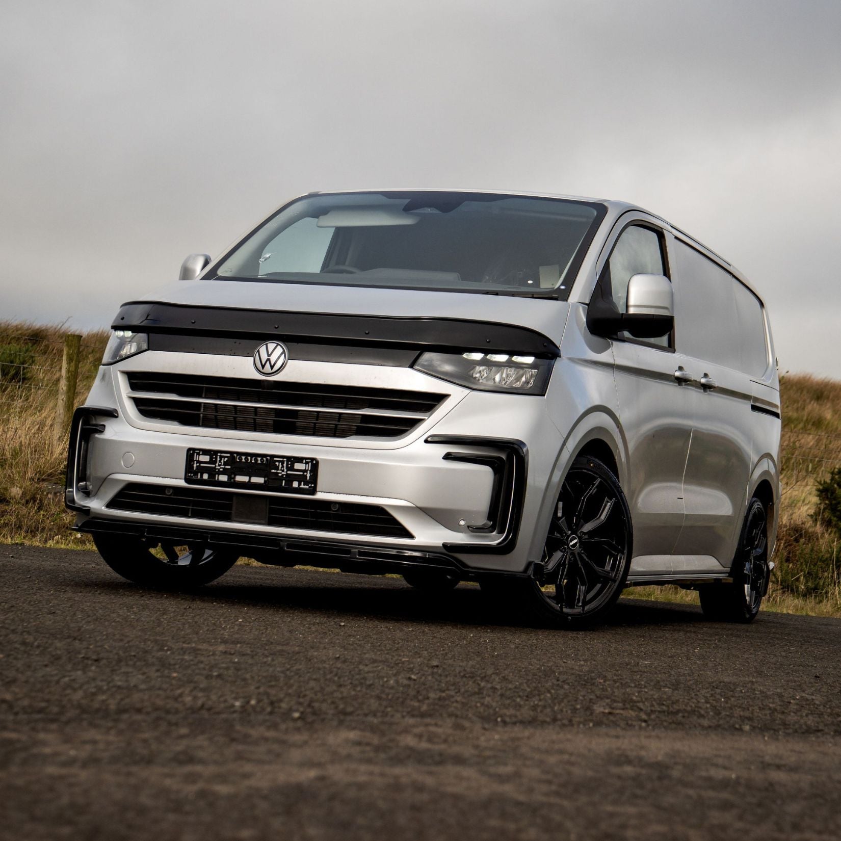 Volkswagen Transporter T7 2025+ SWB Side Skirt Splitters In Gloss Black