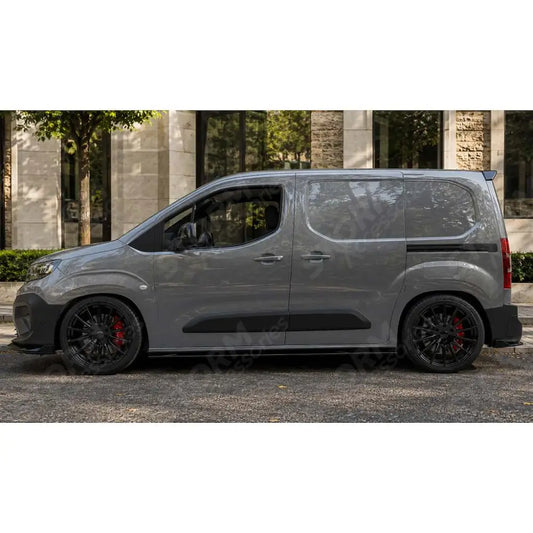 Front Splitter in Gloss Black For Peugeot Partner / Citroen Berlingo 2023+