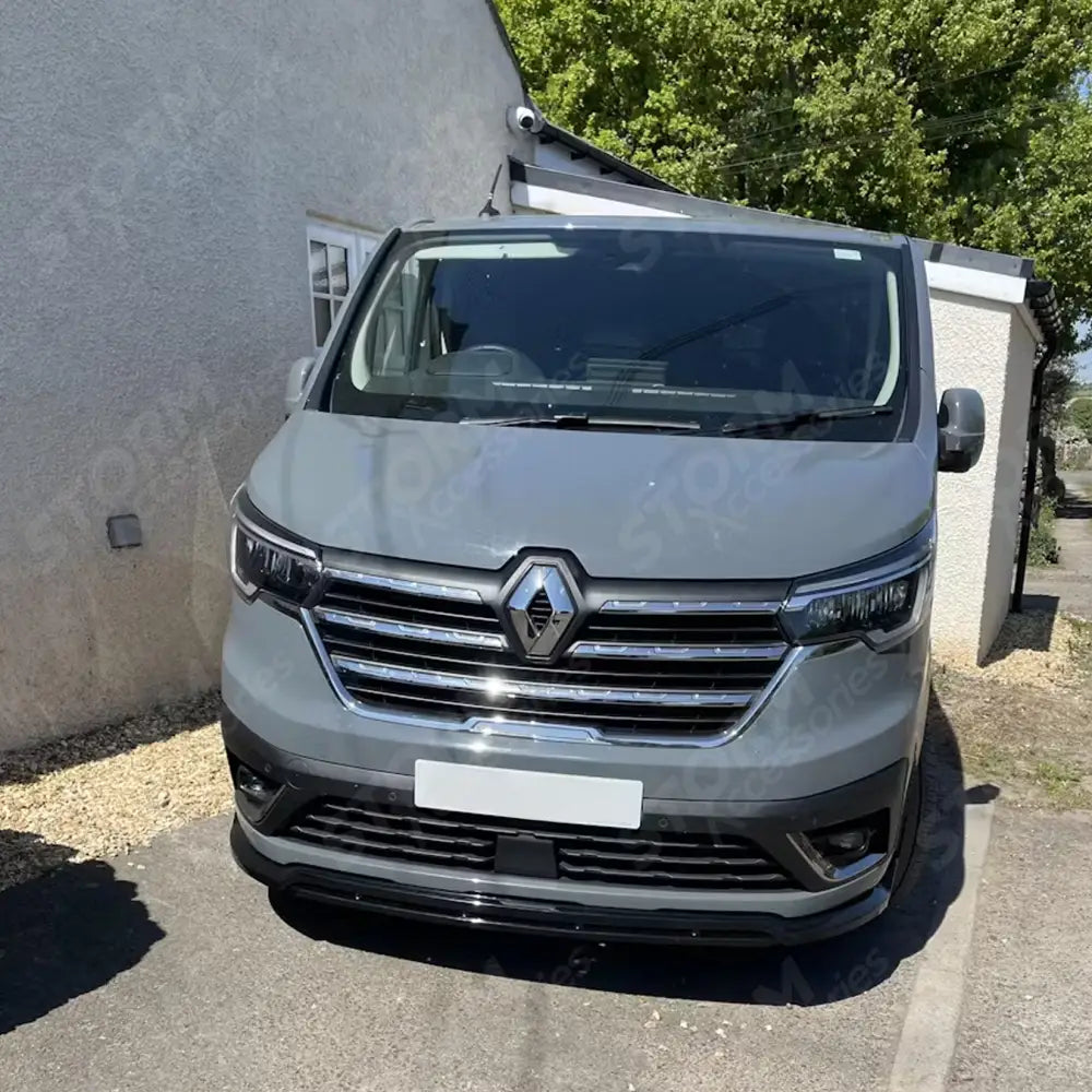 Front Splitter In Gloss Black For Renault Trafic 2022+