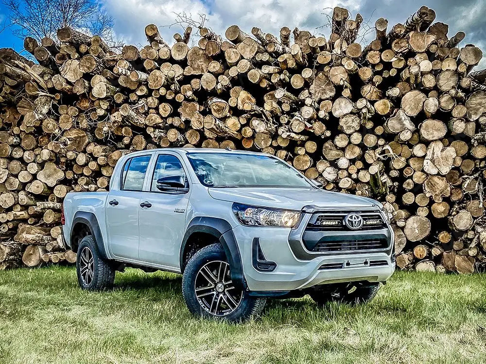 Grille Kit Linear-6 Elite For Toyota Hilux (2021+)