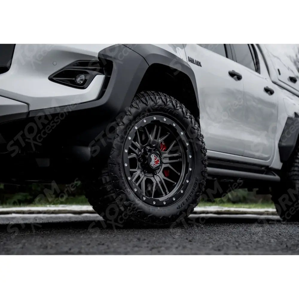 Mamba M25 Matte Grey Black Lip - 18 Inch Alloys - 6x139.7