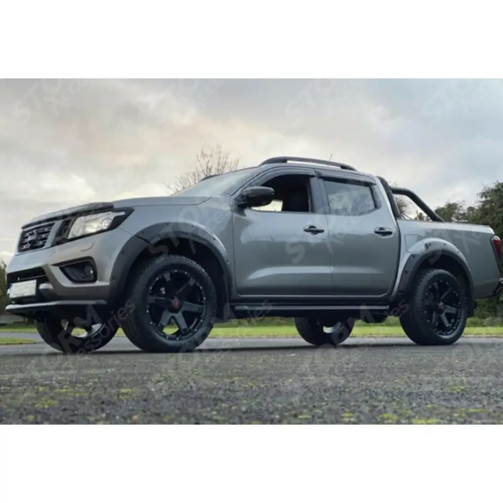 Nissan Navara Np300 2016 On - Double Cab Running Boards - Side Steps - Oe Style - Pair - Black