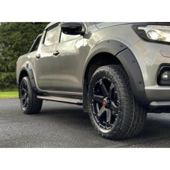 Nissan Navara Np300 2016 On - Double Cab Running Boards - Side Steps - Oe Style - Pair - Black