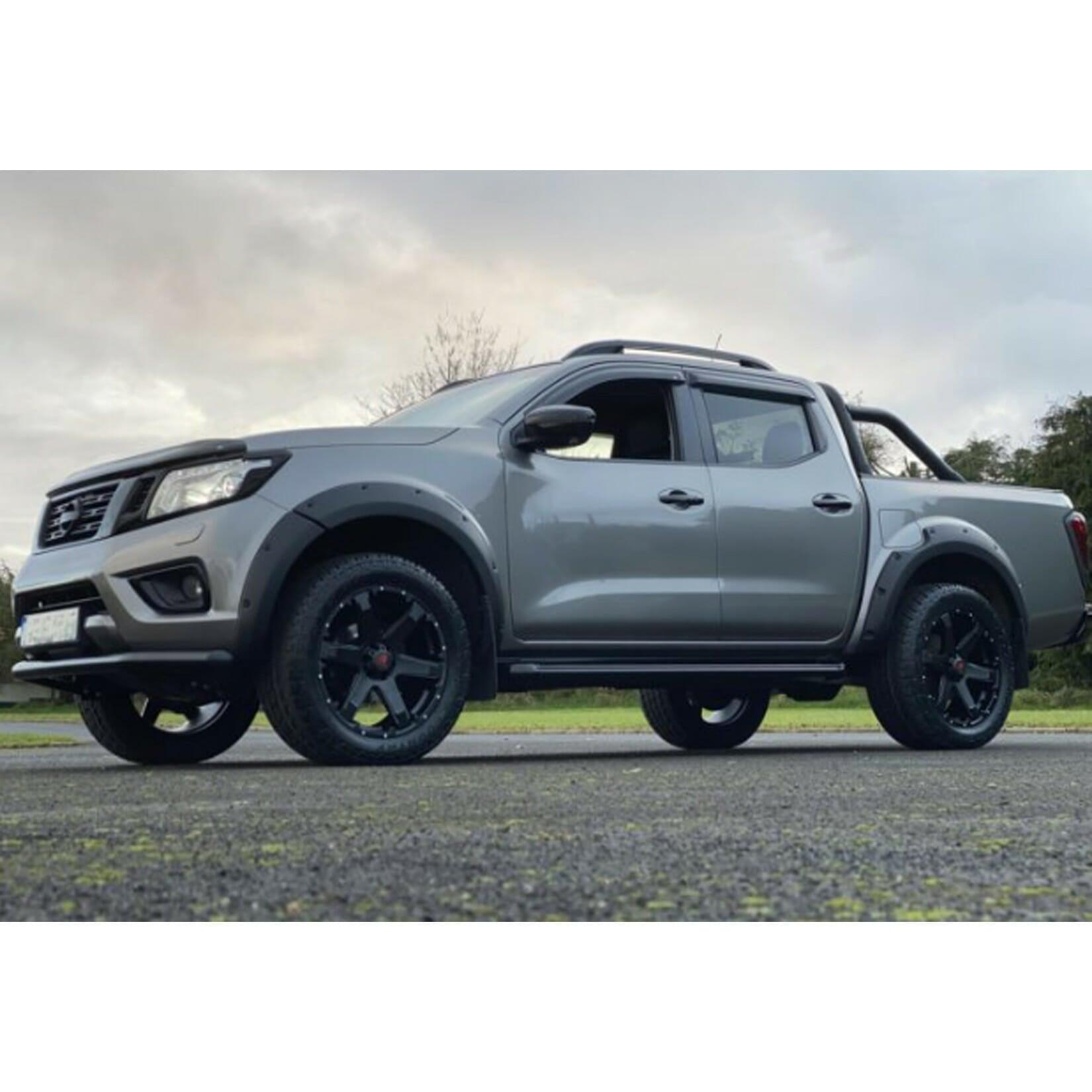 Nissan Navara Np300 2016 On - Double Cab Running Boards - Side Steps - Oe Style - Pair - Black