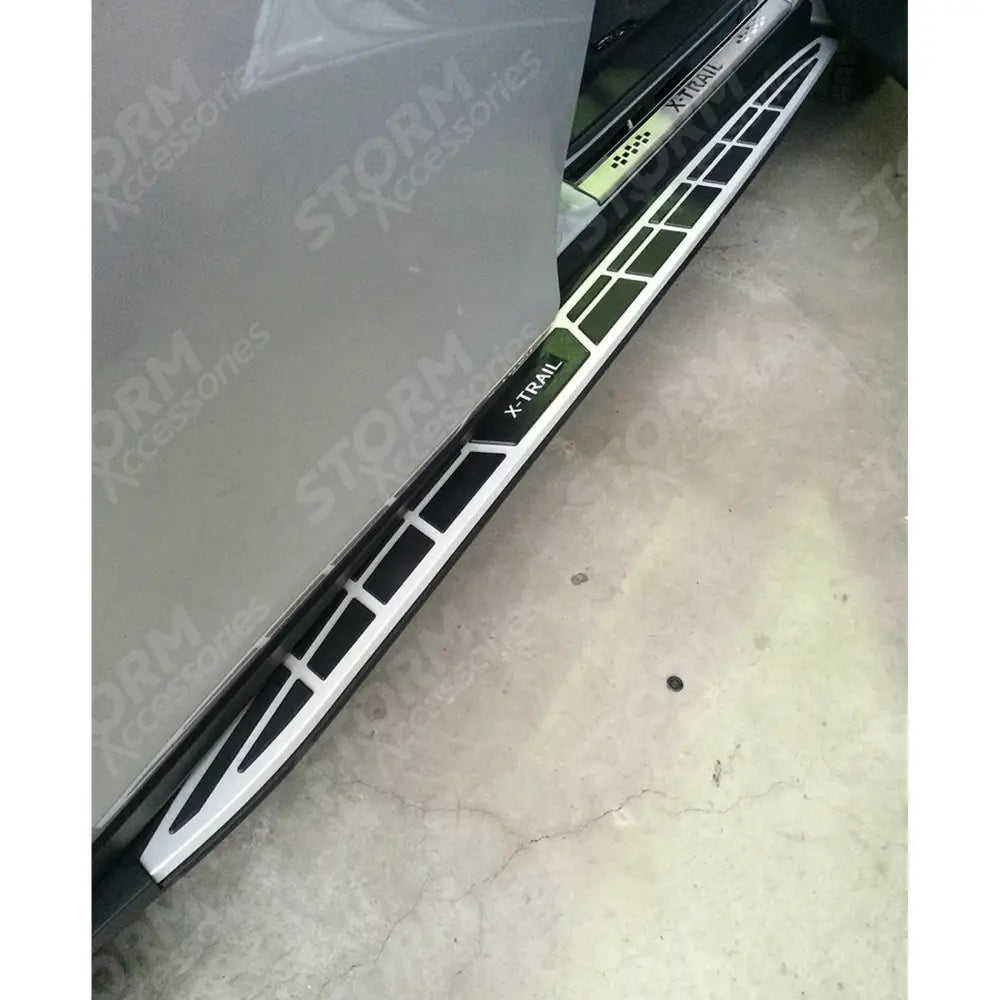 Nissan X-trail T32 2014-2020 - Integrated Side Steps Running Boards - Pair - Logo