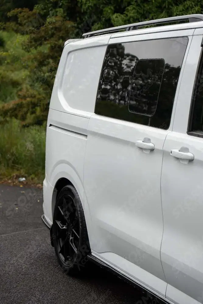 Premium Aero Kit In Gloss Black For Volkswagen Transporter T7 SWB TAILGATE 2025 on