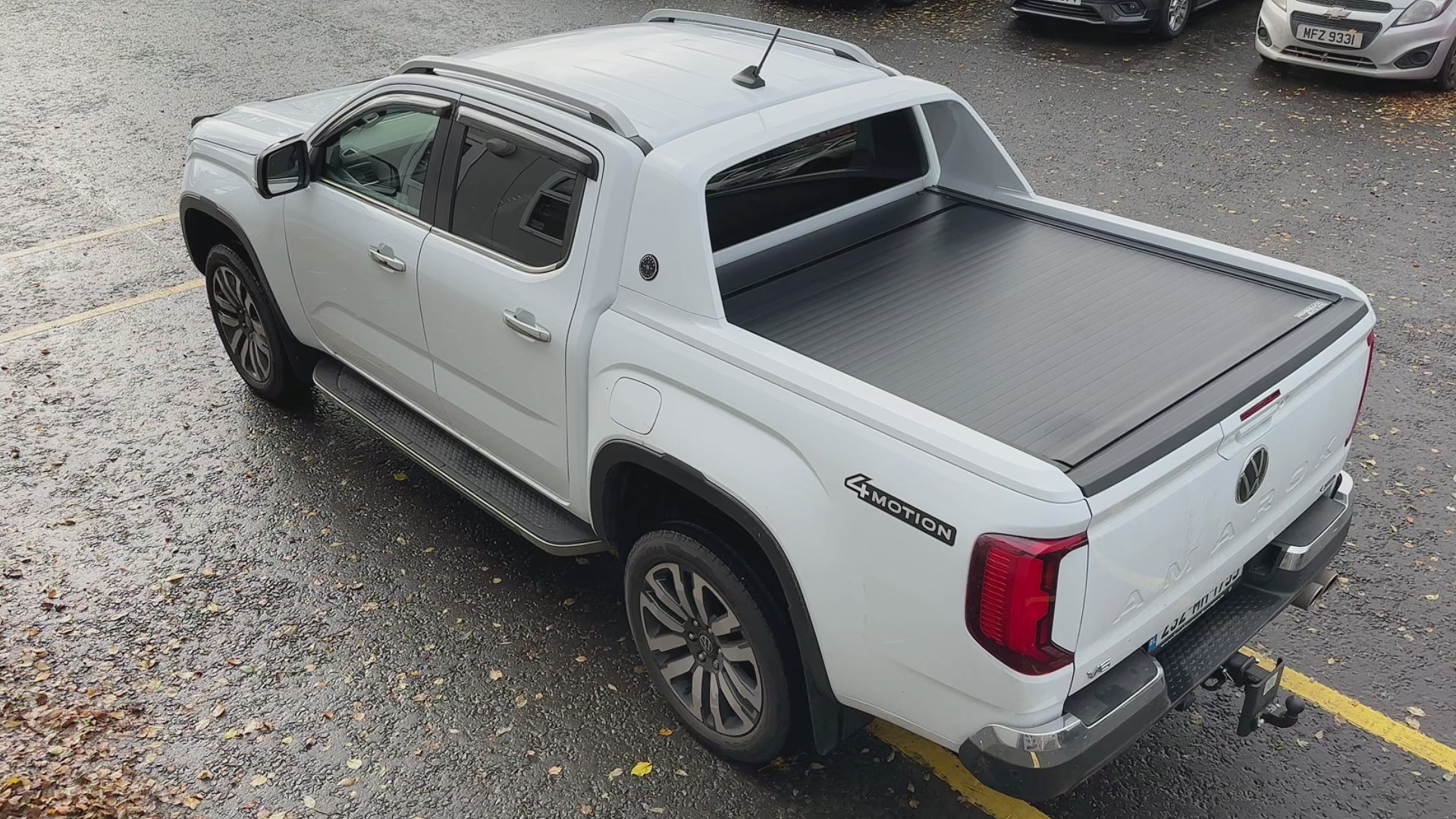 Ford Ranger T9 Wildtrak & Vw Amarok 2023 On - Double Cab - Ridgeback Auto Electric Roll Top Cover In Black