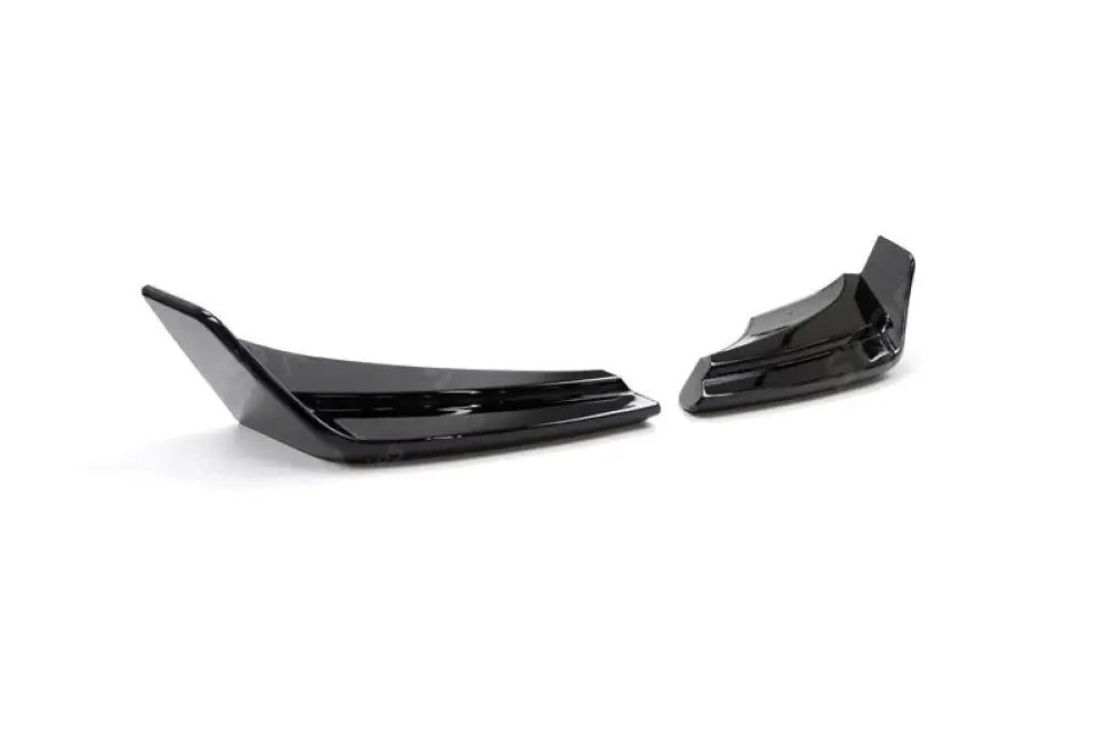 Rear End Pieces In Gloss Black For Land Rover Defender L663