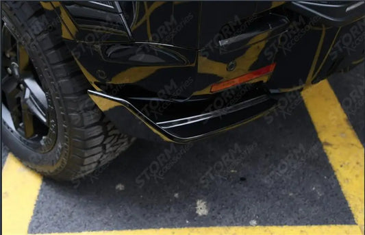 Rear End Pieces In Gloss Black For Land Rover Defender L663