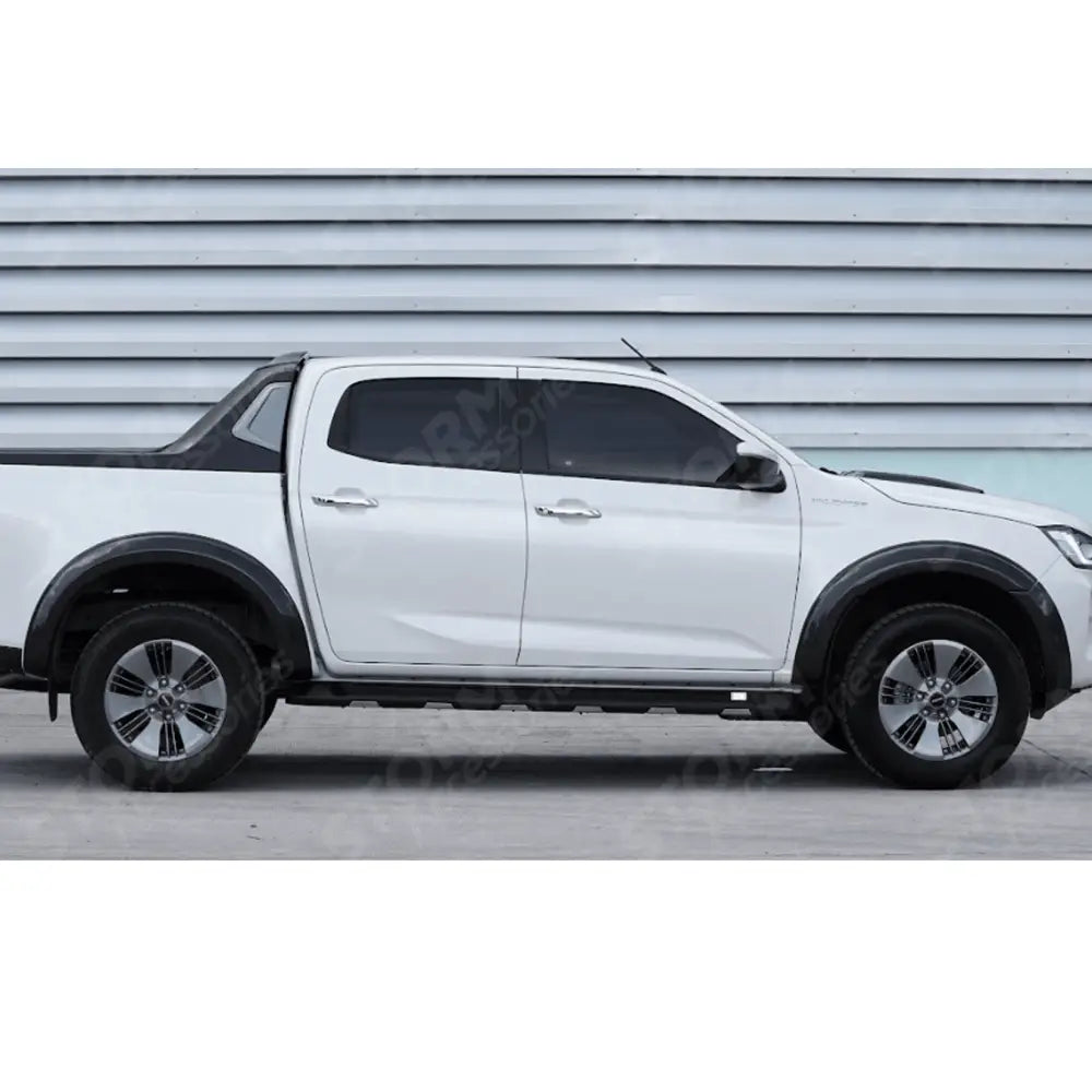 STX Wheel Arches In Gloss Black For Isuzu D-Max 2021 - 2024