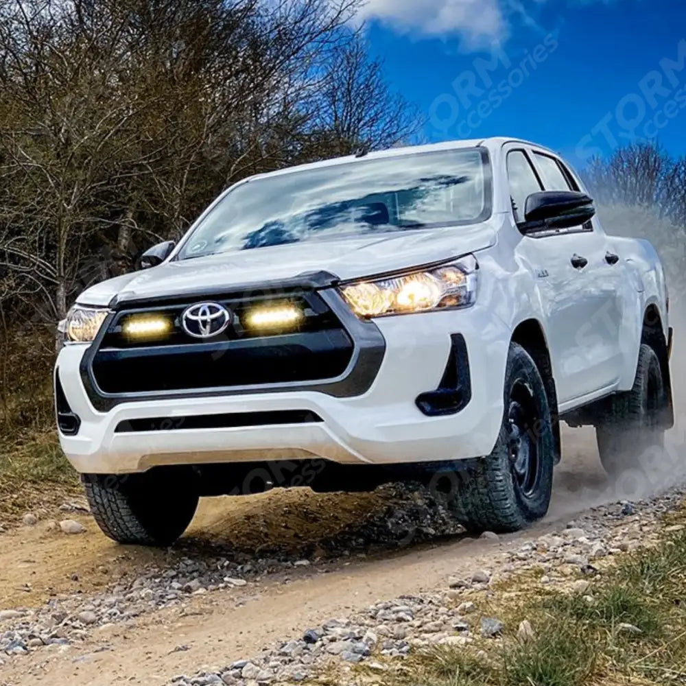 Toyota Hilux 2021+ Grille Kit - Linear-6 Elite